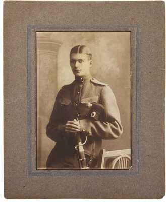 Фотография русского офицера. [София, нач. ХХ в.]. 25 * 20 см 